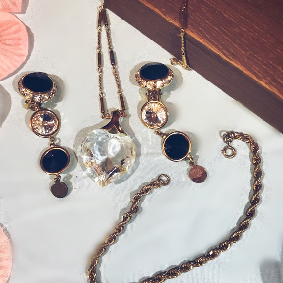 Black Crystal Jewelry Set - Picture 1 of 2